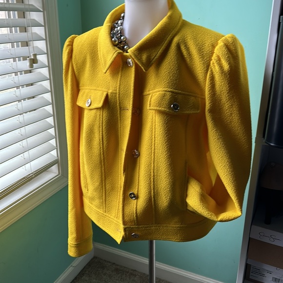 Gold jacket - Picture 2 of 2